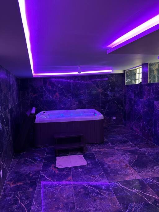Golden Blue - Jacuzzi Apartment Rouen Exterior photo